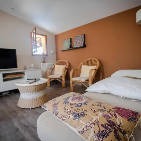 Gîte entre Bordeaux et Saint-Emilion Génissac Extérieur photo
